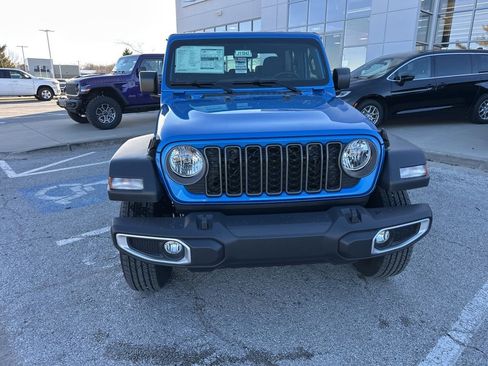 New 2026 Jeep Gladiator Sport image 9