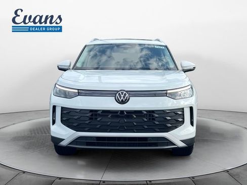 New 2025 Volkswagen Tiguan SE AWD/4WD image 10