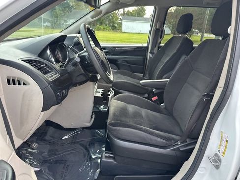 Used 2019 Dodge Grand Caravan SE image 13