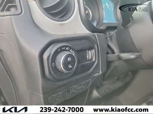 Used 2024 Jeep Gladiator Sport AWD/4WD image 24