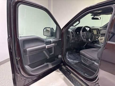 Used 2019 Ford F150 XLT w/ Equipment Group 302A Luxury AWD/4WD image 10