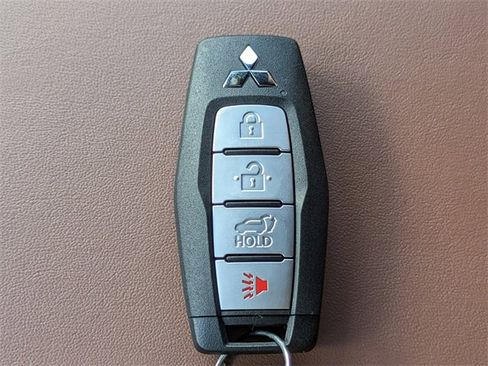 New 2025 Mitsubishi Outlander SEL image 33