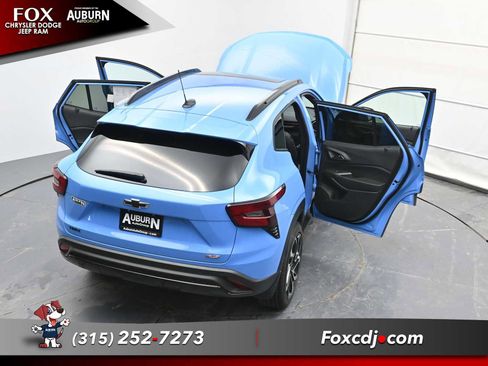 Used 2024 Chevrolet Trax RS w/ Sunroof Package image 37