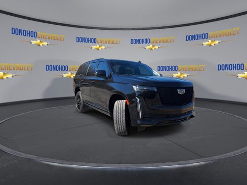 Used 2024 Cadillac Escalade Sport Platinum w/ LPO, ONYX Package image 6