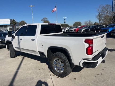 Used 2024 Chevrolet Silverado 2500 High Country w/ Technology Package image 5