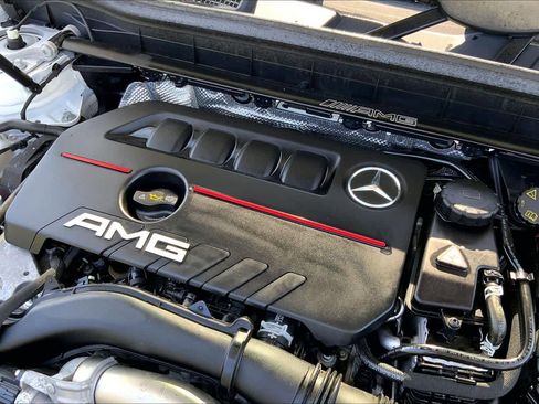 Used 2022 Mercedes-Benz GLB 35 AMG 4MATIC image 33