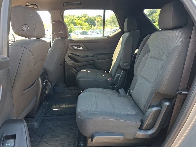 Used 2023 Chevrolet Traverse LT w/ LPO, Floor Liner Package AWD/4WD image 17