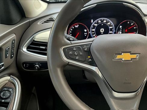 Used 2024 Chevrolet Malibu LT image 11