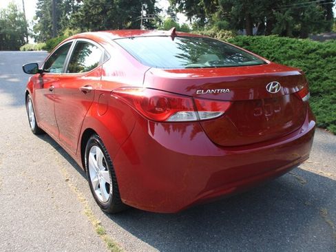 Used 2011 Hyundai Elantra GLS w/ Preferred Equipment Pkg 3 FWD image 4