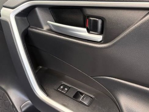 Used 2025 Toyota RAV4 XLE FWD image 23