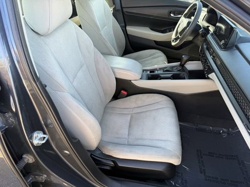 Used 2023 Honda Accord EX image 31