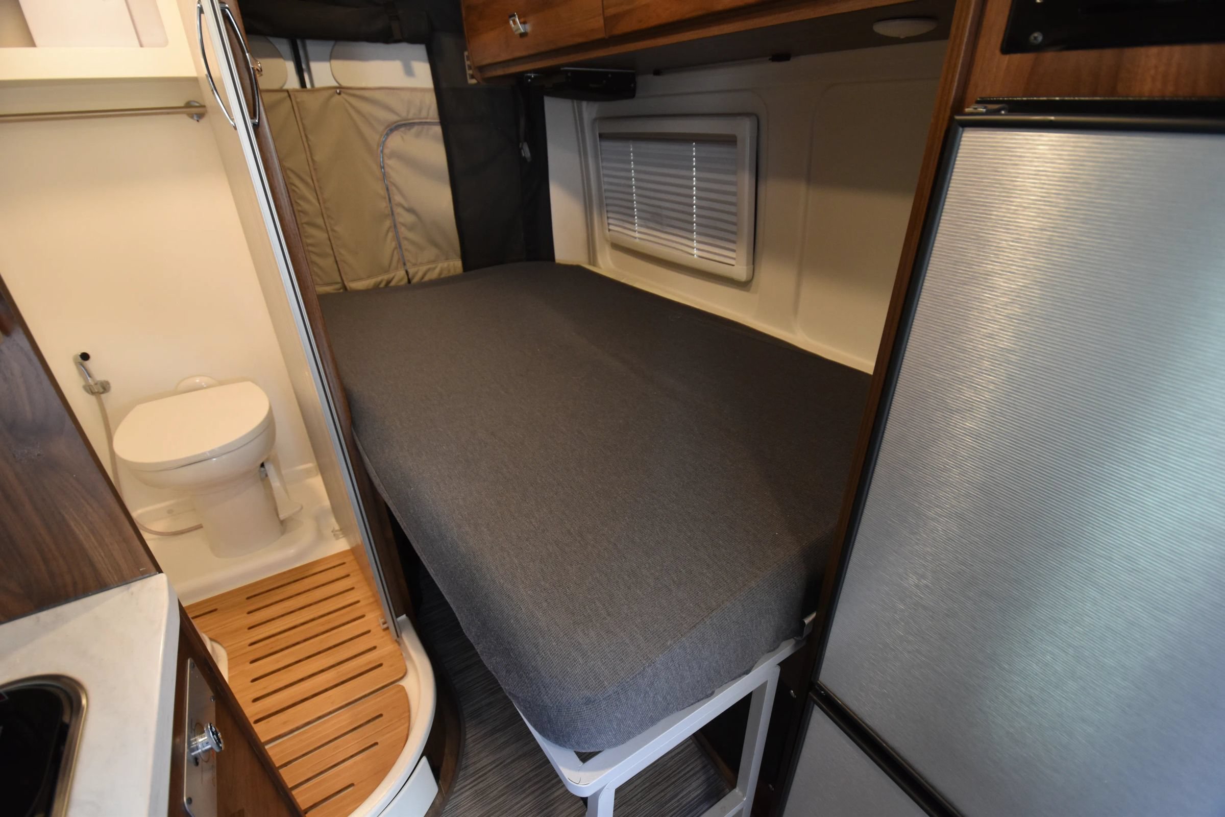 Used 2021 RAM ProMaster 3500 w/ Premium Appearance Group FWD image 17