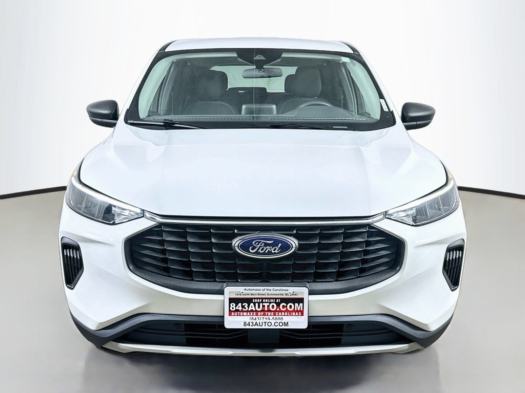 Used 2025 Ford Escape Active AWD/4WD image 2