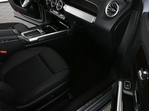 Used 2026 Mercedes-Benz GLB 250 image 23