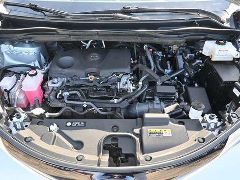 Used 2021 Toyota Sienna Platinum image 21