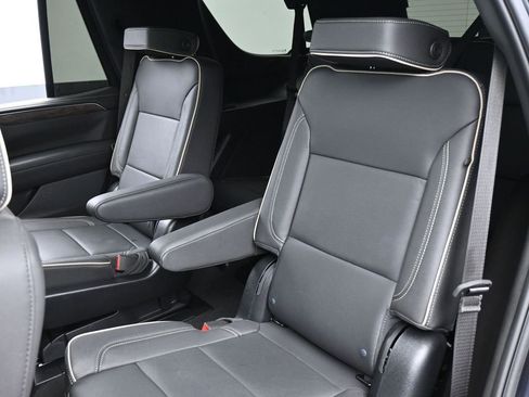 Used 2024 Chevrolet Tahoe Premier w/ Premium Package image 32