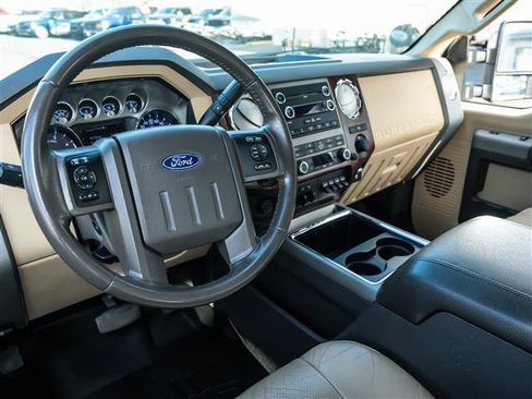 Used 2011 Ford F250 Lariat w/ Lariat Interior Pkg RWD image 17