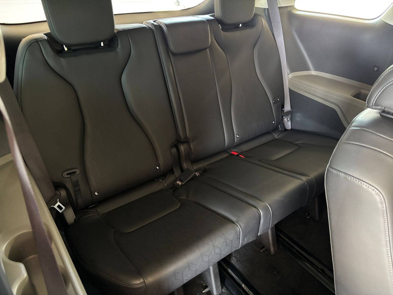 Used 2026 Kia Carnival FWD image 30