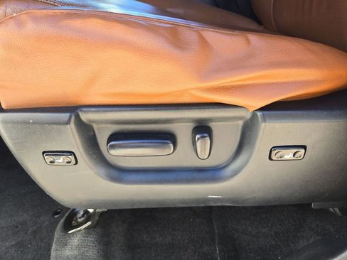 Used 2011 Toyota Sequoia Platinum image 17