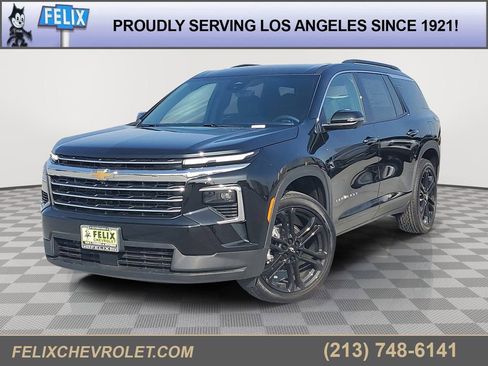 New 2026 Chevrolet Traverse LT w/ Driver Confidence Package FWD image 1