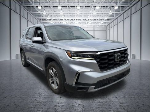 Used 2023 Honda Pilot EX-L image 3