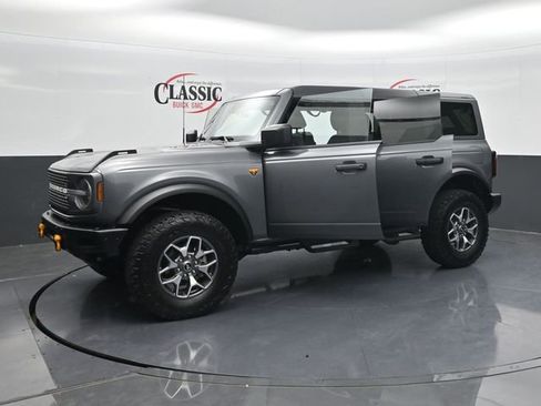 Used 2024 Ford Bronco Badlands image 34