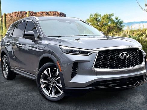 Used 2025 INFINITI QX60 Luxe w/ Vision Package image 12