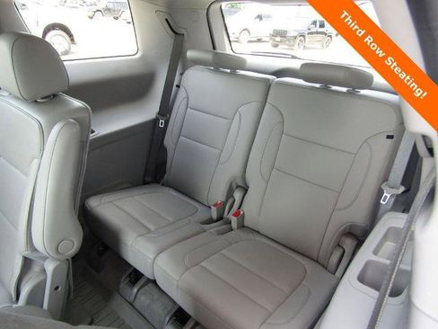 Used 2023 GMC Acadia SLT w/ Technology Package FWD image 24