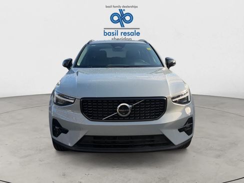 Used 2026 Volvo XC40 B5 Plus AWD/4WD image 8