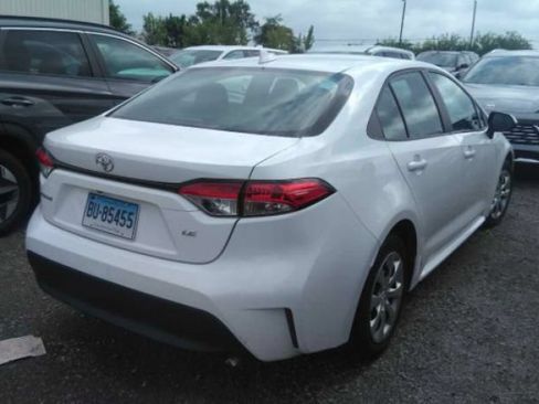 Used 2024 Toyota Corolla LE FWD image 2