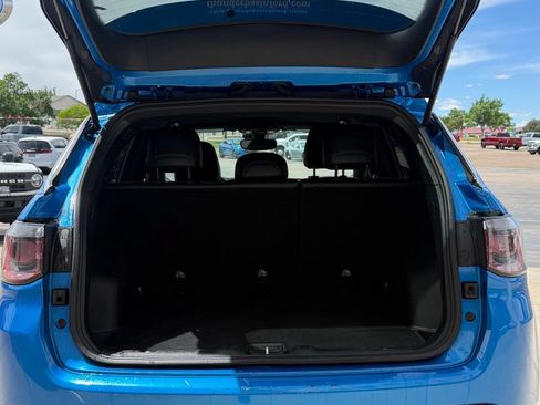 Used 2024 Jeep Compass Latitude AWD/4WD image 7