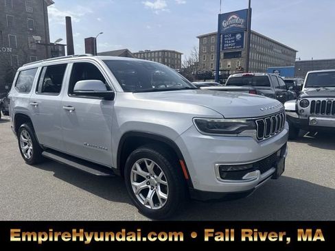 Used 2022 Jeep Wagoneer Series II AWD/4WD image 2
