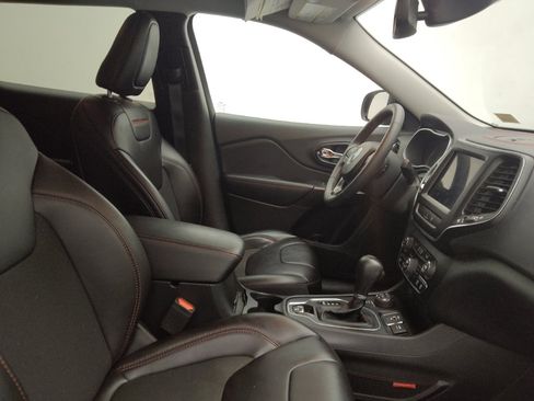 Used 2022 Jeep Cherokee Trailhawk w/ Comfort/Convenience Group AWD/4WD image 21