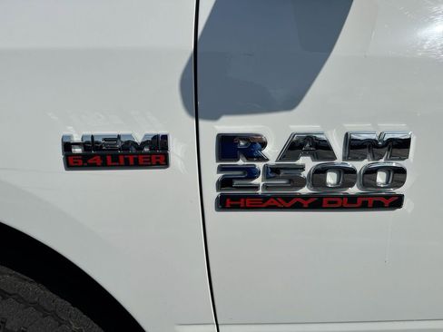 Used 2018 RAM 2500 Tradesman w/ Chrome Appearance Group image 25