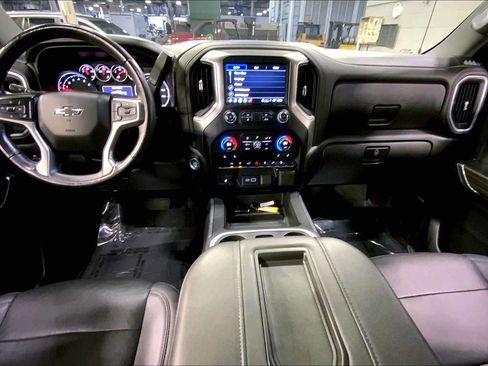 Used 2021 Chevrolet Silverado 1500 LT Trail Boss w/ Convenience Package II AWD/4WD image 16