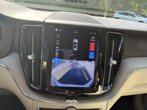 Certified 2023 Volvo XC60 B5 Ultimate w/ Protection Package Premier FWD image 43