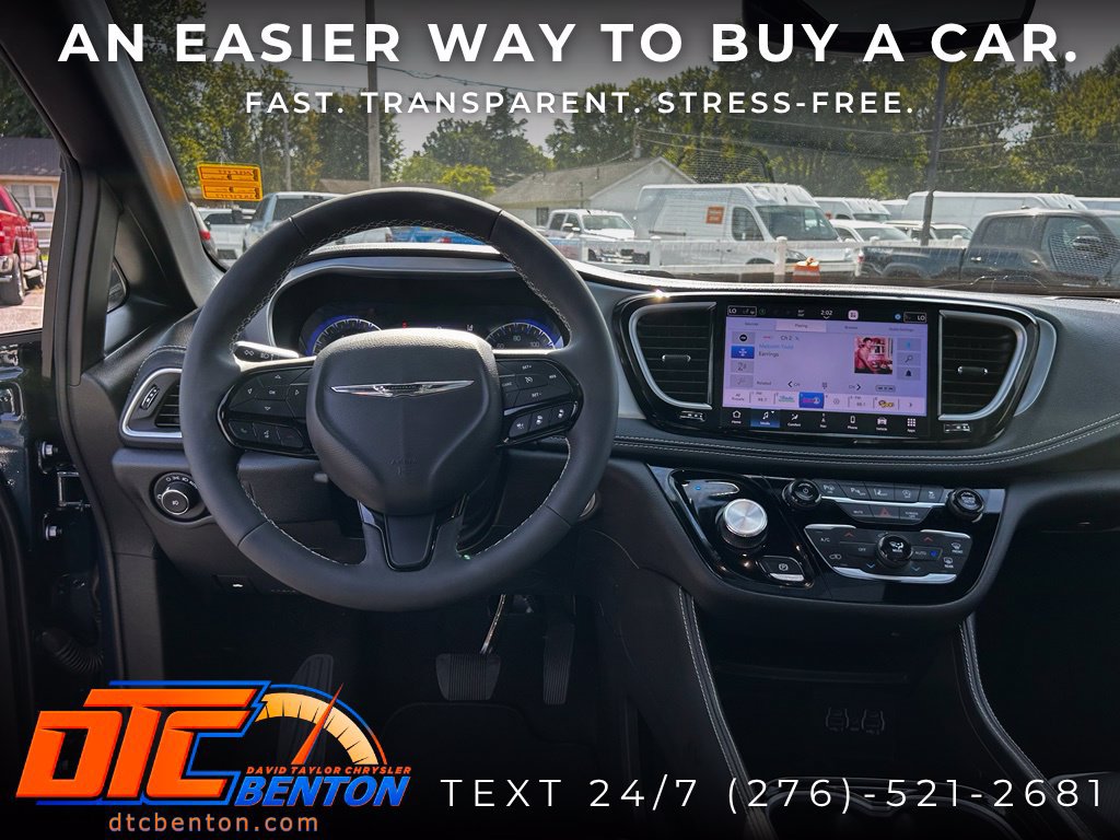 Used 2025 Chrysler Pacifica Limited AWD/4WD image 22