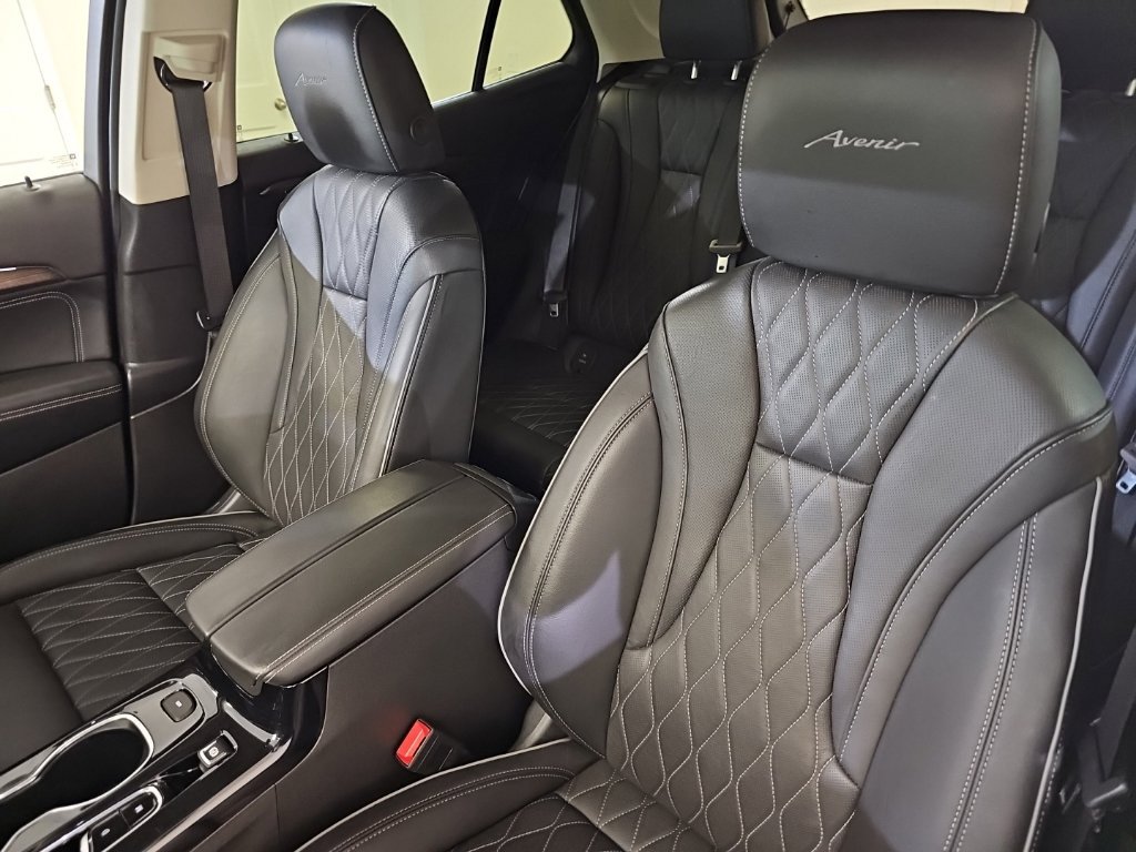 Used 2023 Buick Envision Avenir AWD/4WD image 15