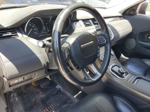 Used 2019 Land Rover Range Rover Evoque SE image 19