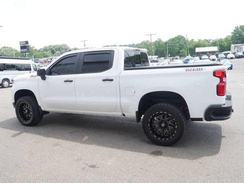 Used 2024 Chevrolet Silverado 1500 LT Trail Boss w/ Convenience Package II AWD/4WD image 12