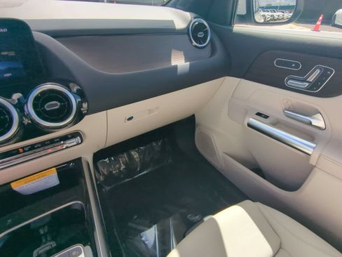 Certified 2026 Mercedes-Benz GLA 250 4MATIC image 4