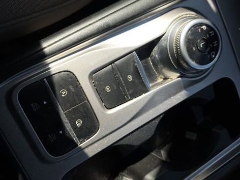 Used 2021 Ford Explorer 2WD image 3