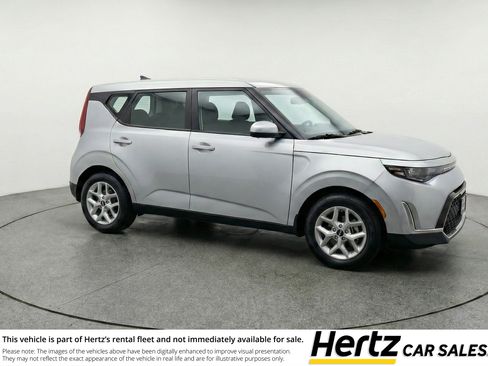 Used 2025 Kia Soul LX w/ LX Technology Package FWD image 1