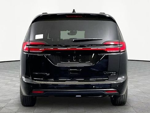 New 2027 Chrysler Pacifica Limited w/ S Appearance Package AWD/4WD image 5