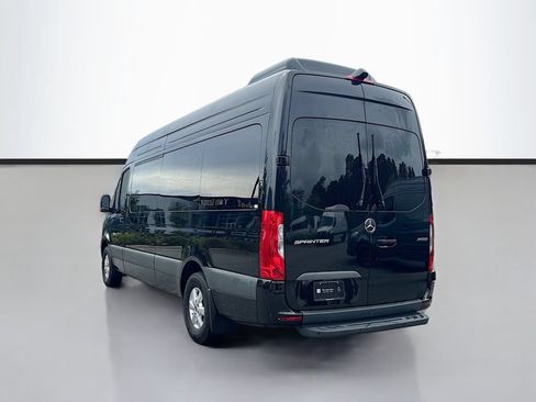 Used 2024 Mercedes-Benz Sprinter 2500 image 5