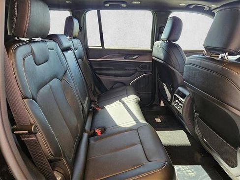 New 2026 Jeep Grand Cherokee Limited AWD/4WD image 15