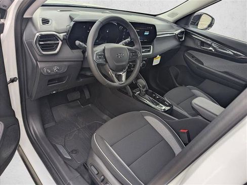 New 2026 Chevrolet TrailBlazer LT w/ Convenience Package FWD image 3