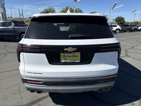 New 2026 Chevrolet Traverse LT FWD image 4