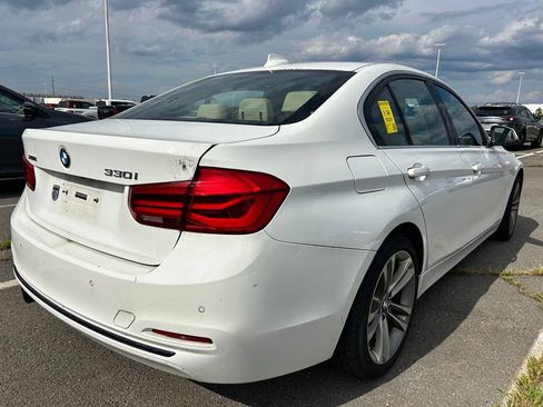 Used 2017 BMW 330i xDrive Sedan AWD/4WD image 4