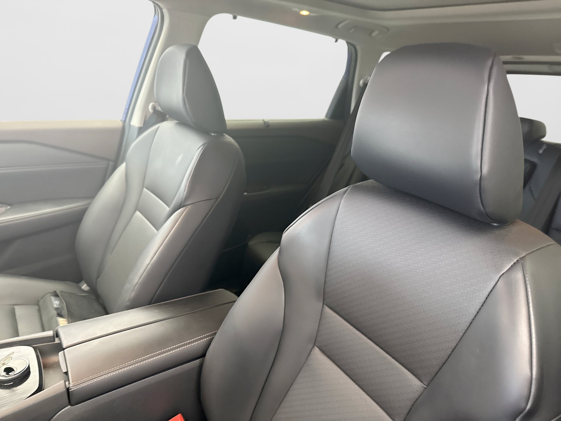 Used 2023 Nissan Rogue SV w/ SV Premium B Package AWD/4WD image 9